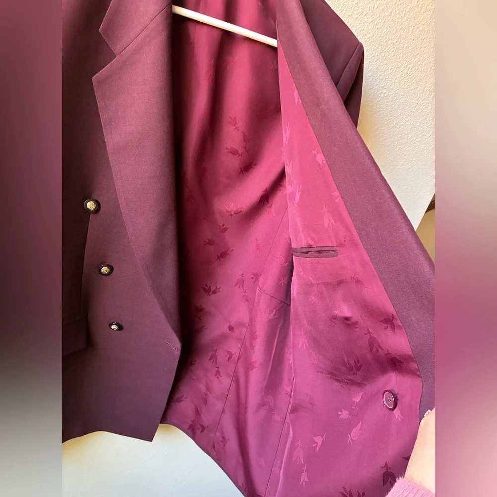 EUC Double-Breasted Blazer in Burgundy (Size L) - Picture 3 of 12